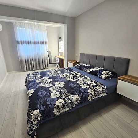 Apartment Bohemi With Free Parking Burgas Esterno foto