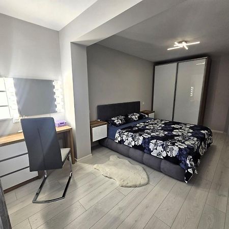 Apartment Bohemi With Free Parking Burgas Esterno foto