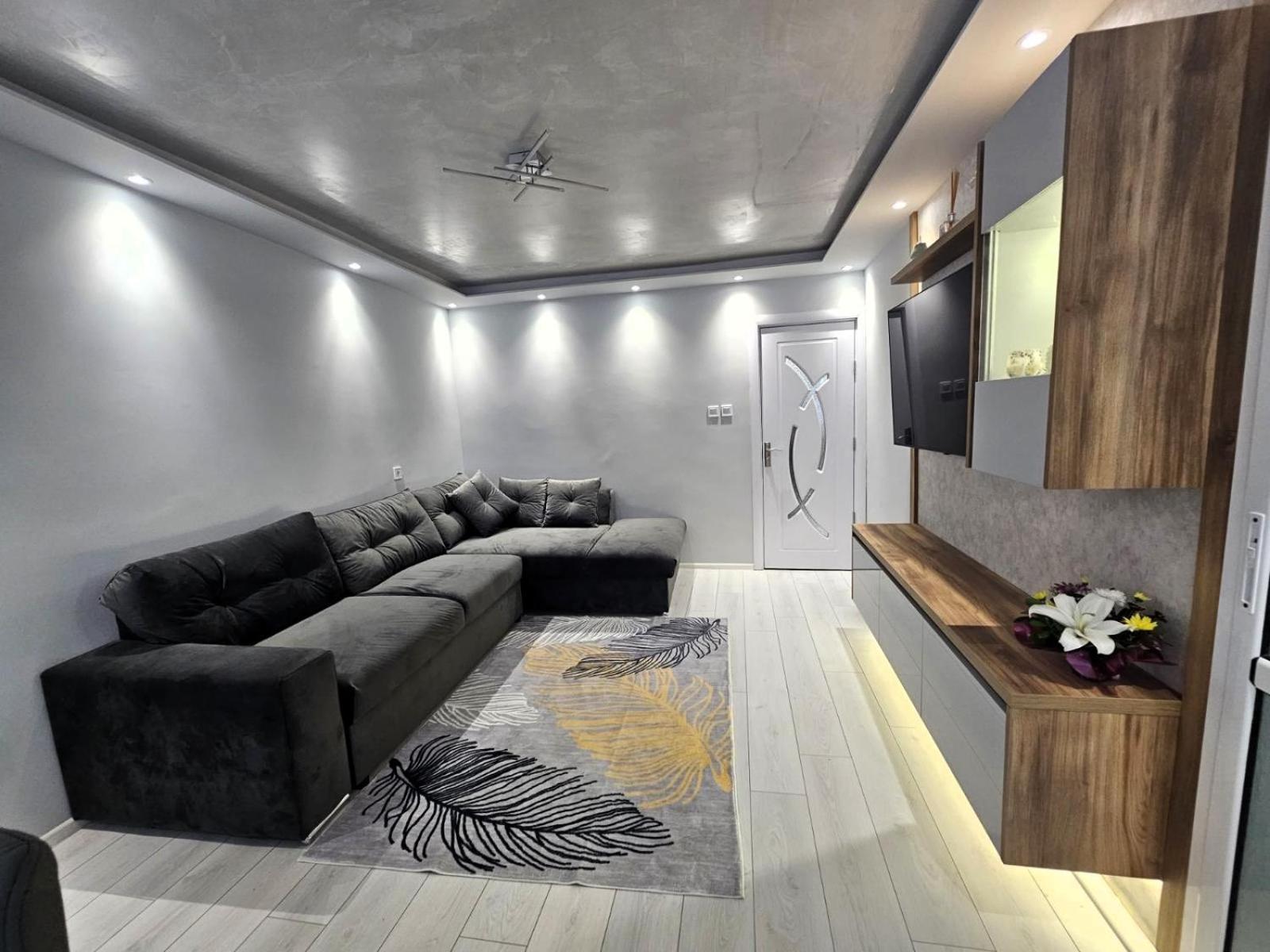 Apartment Bohemi With Free Parking Burgas Esterno foto