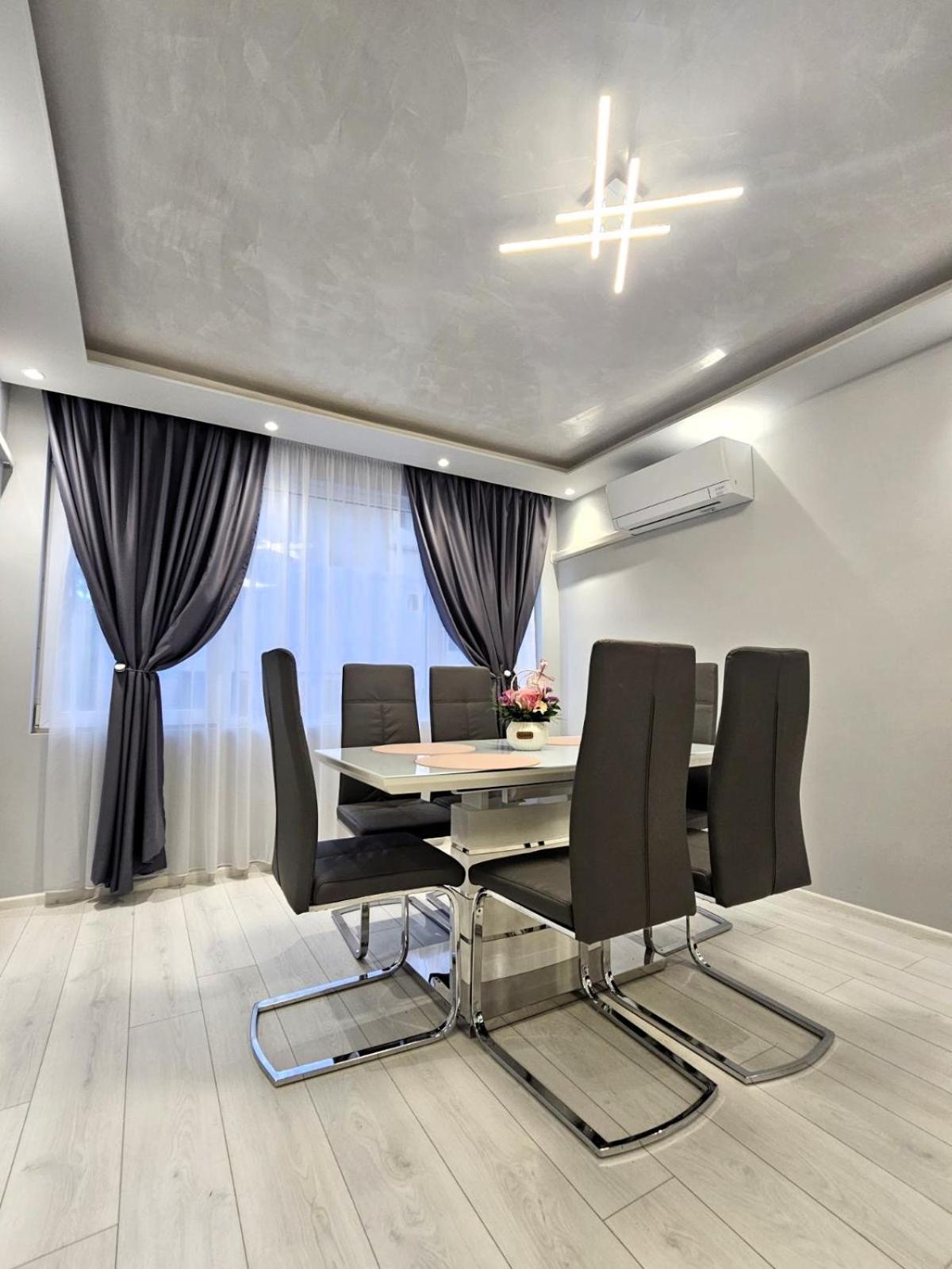 Apartment Bohemi With Free Parking Burgas Esterno foto