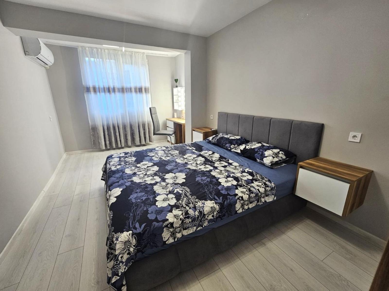Apartment Bohemi With Free Parking Burgas Esterno foto