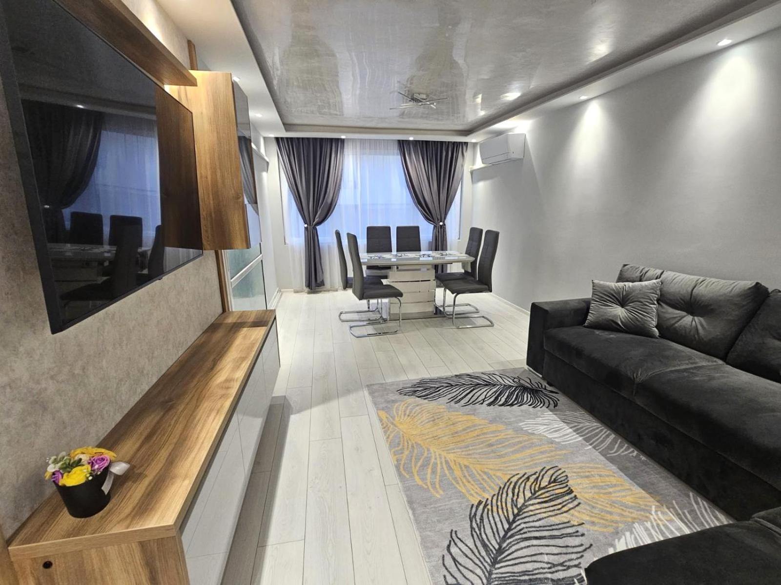 Apartment Bohemi With Free Parking Burgas Esterno foto
