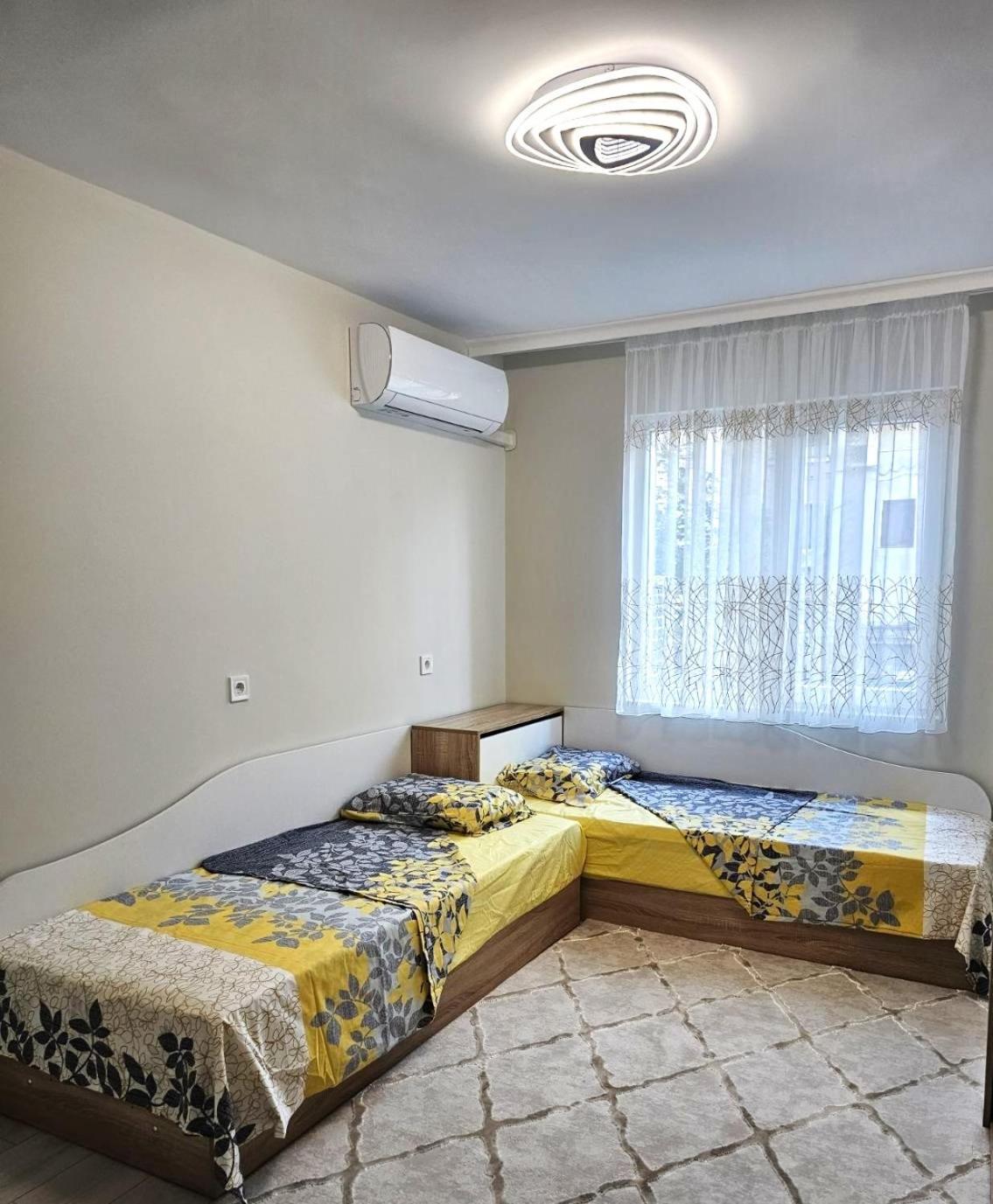 Apartment Bohemi With Free Parking Burgas Esterno foto
